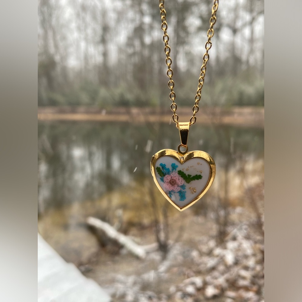 Pressed Flower Locket - Picture 5 of 10